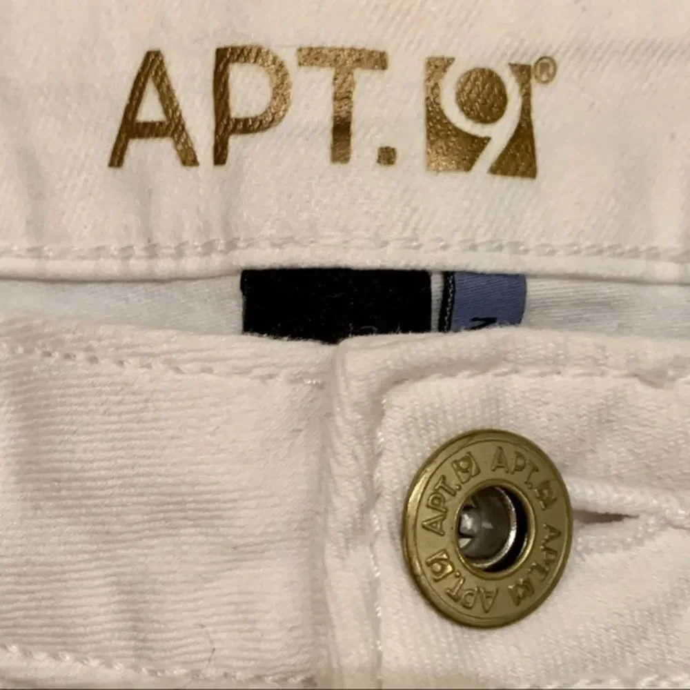 Apt 9 White‎ Denim Shorts 12